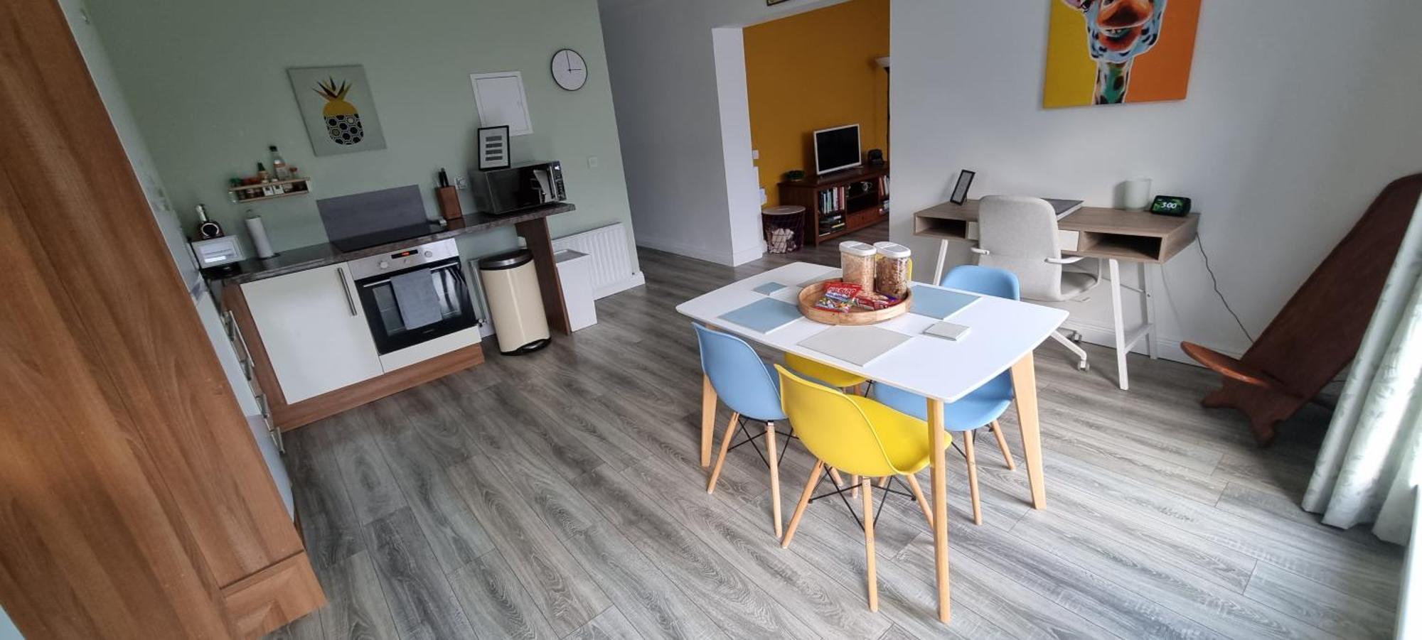 Spacious Curragh 2-Bed Apartment With Own Entrance Brownstown Exterior foto
