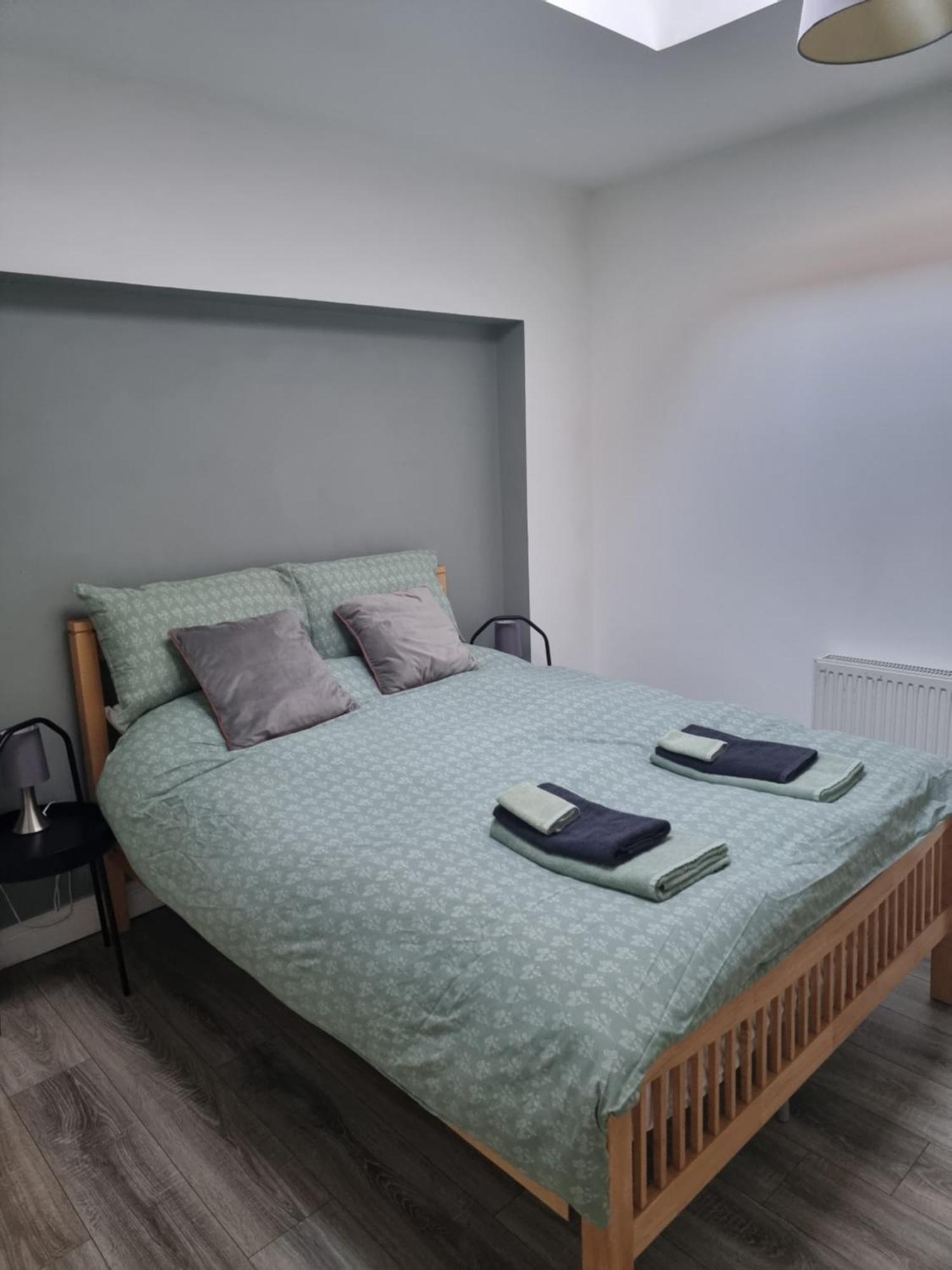 Spacious Curragh 2-Bed Apartment With Own Entrance Brownstown Exterior foto
