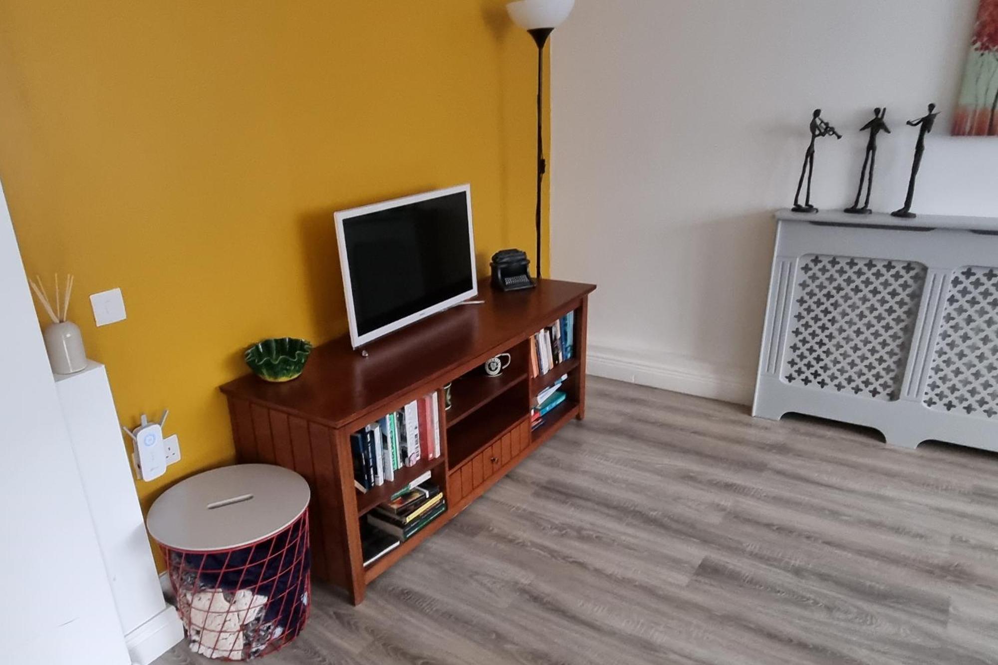Spacious Curragh 2-Bed Apartment With Own Entrance Brownstown Exterior foto